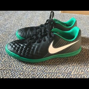 Nike kids Indoor soccer shoes